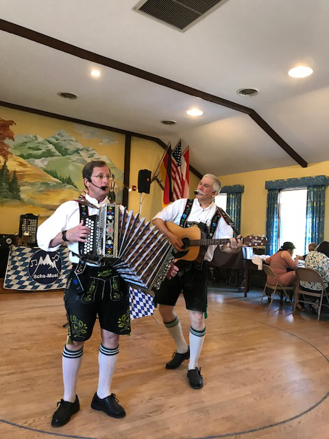 Freddie & Ron Perform